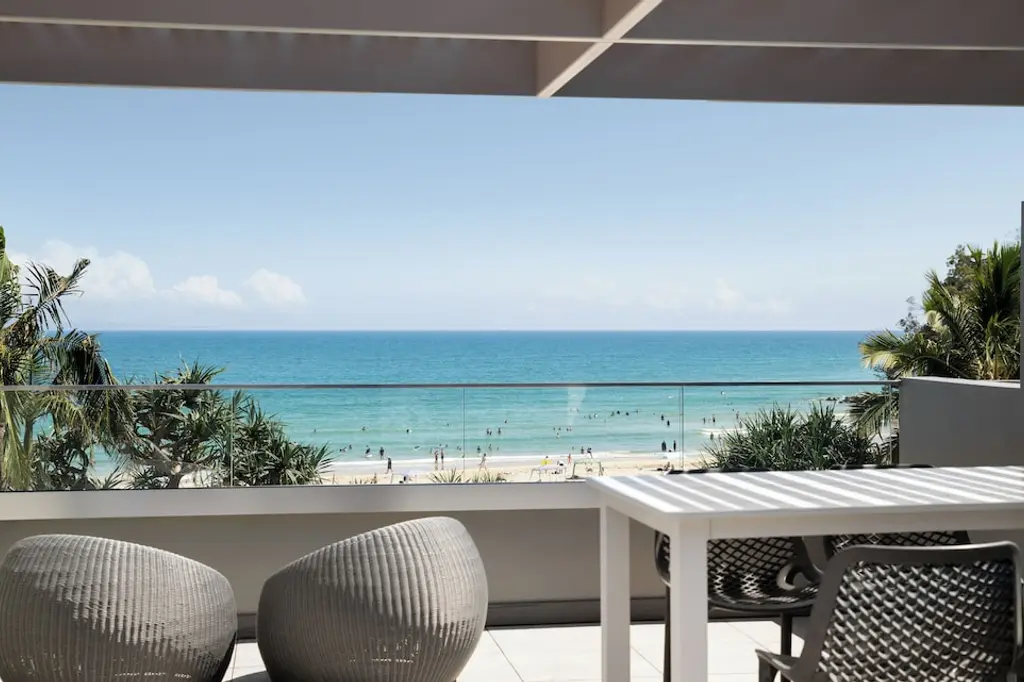 Netanya Noosa Beachfront Resort image 1