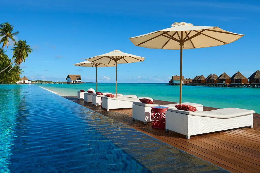 Mercure Maldives Kooddoo Resort image 19