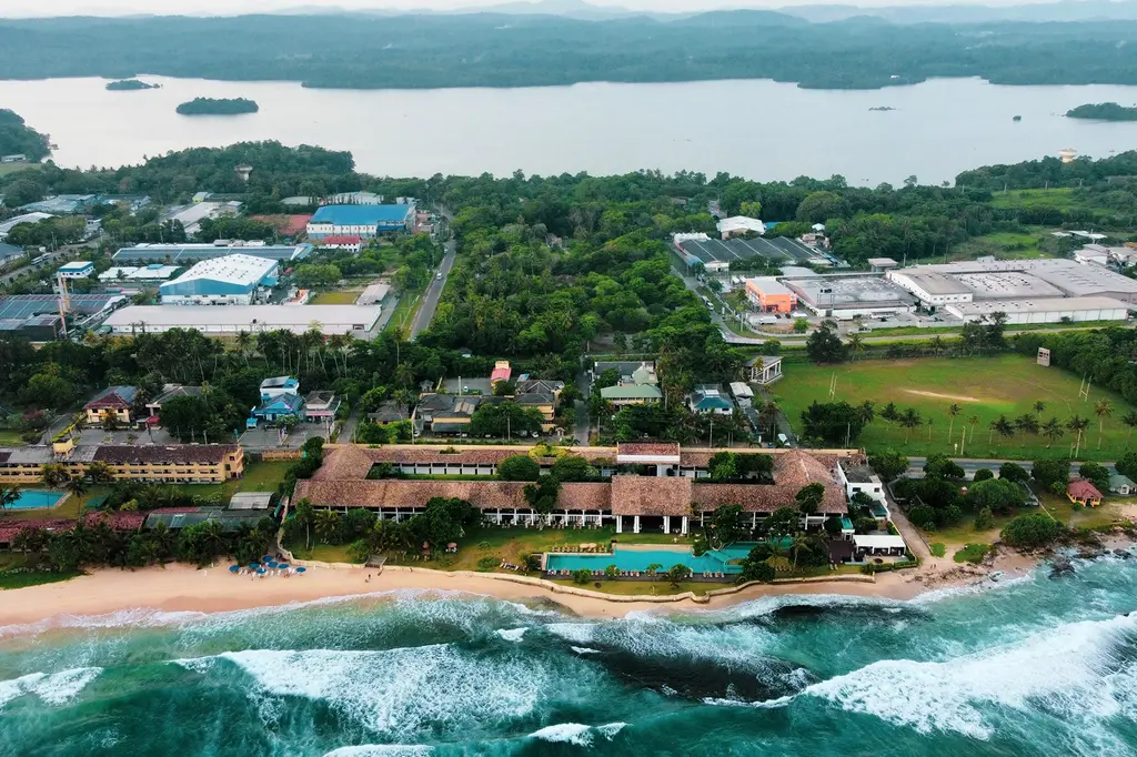 The Fortress Resort & Spa image 2