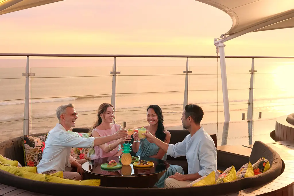 Double-Six Luxury Hotel image 7