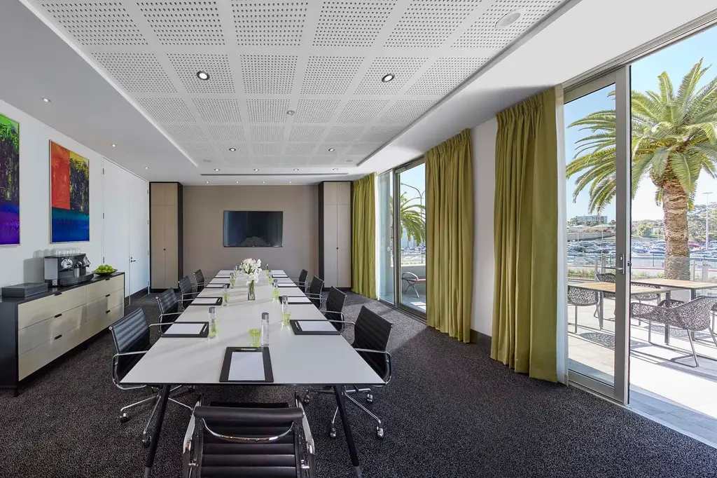 Crown Promenade Perth Hotel image 4