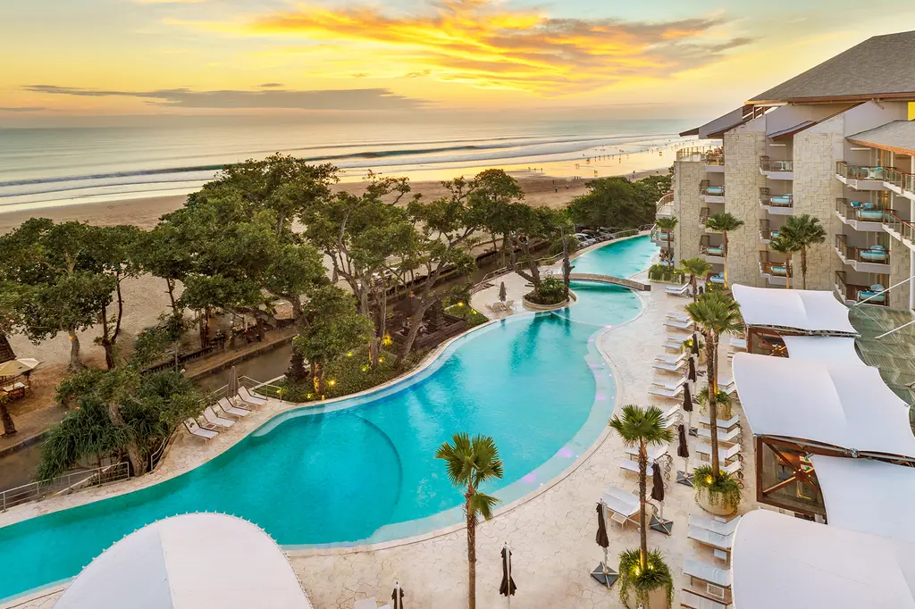 Double-Six Luxury Hotel image 1