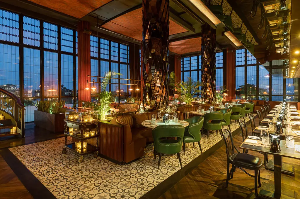 Double-Six Luxury Hotel image 4