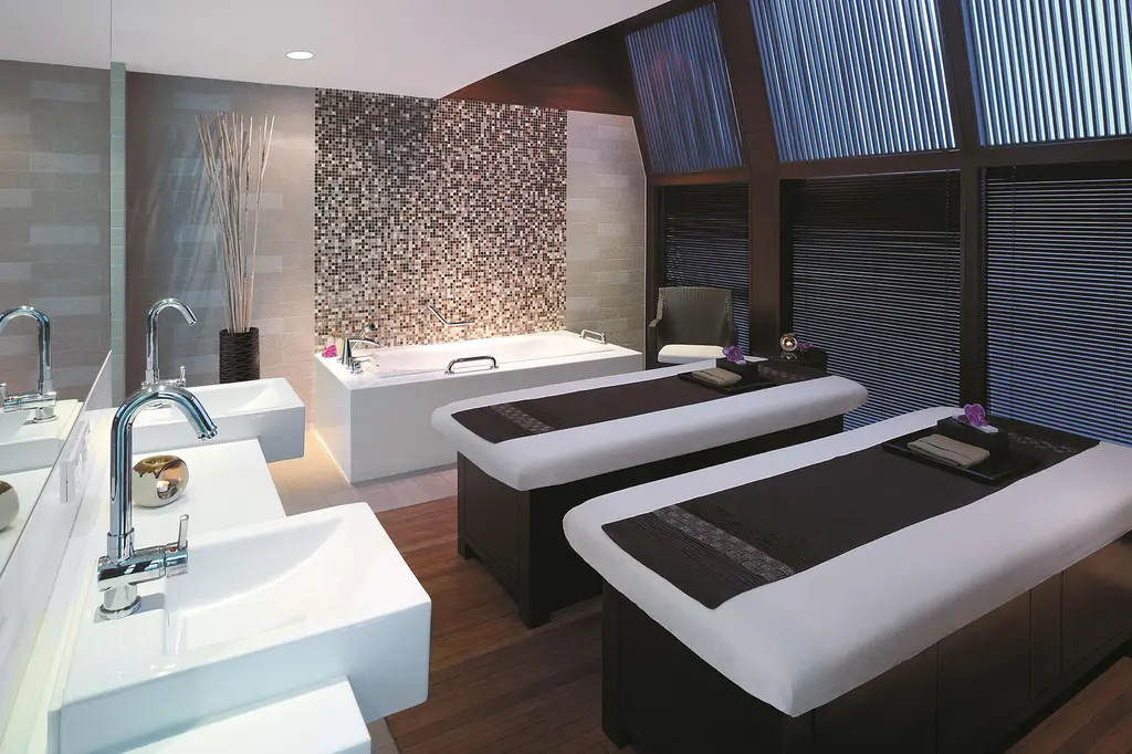 Traders Hotel Kuala Lumpur image 9