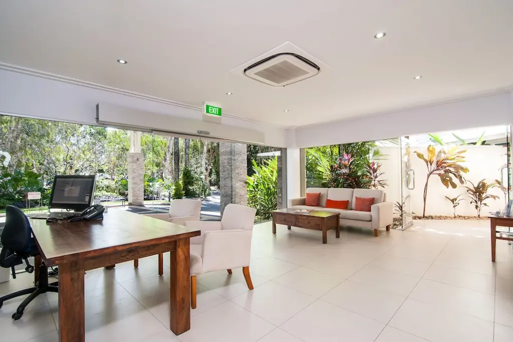 Mandalay Luxury Beachfront Apartments image 3