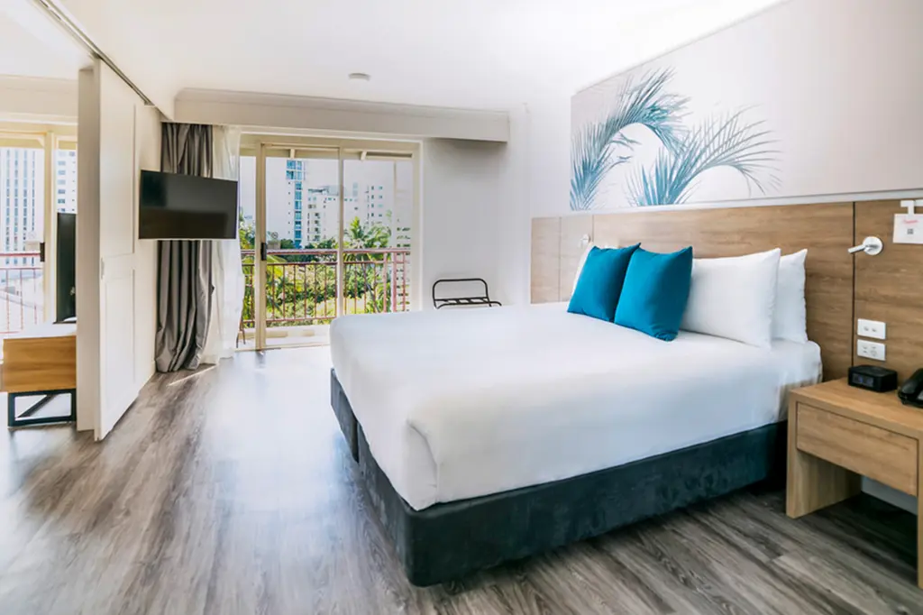 Novotel Cairns Oasis Resort image 3