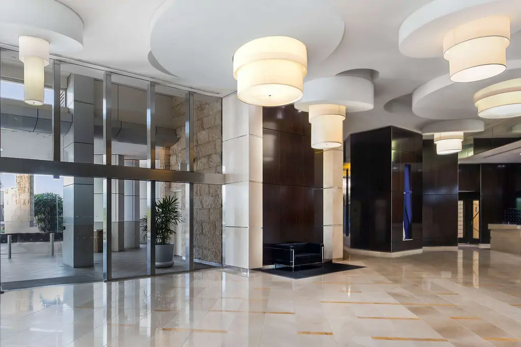 Mantra Towers of Chevron Surfers Paradise image 8