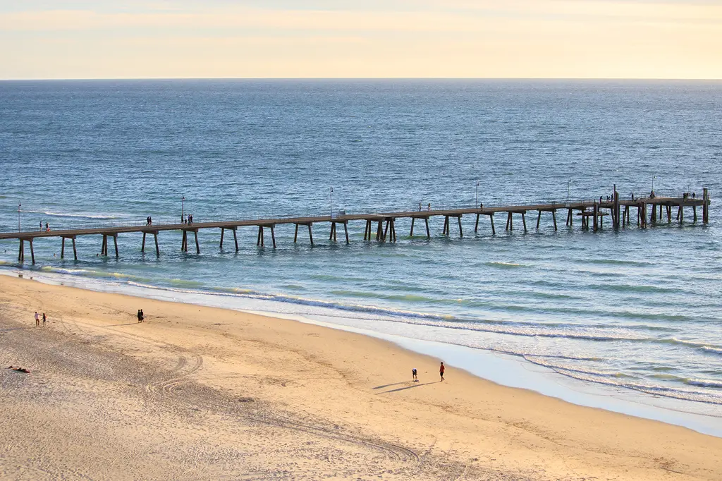 Oaks Glenelg Plaza Pier Suites image 7