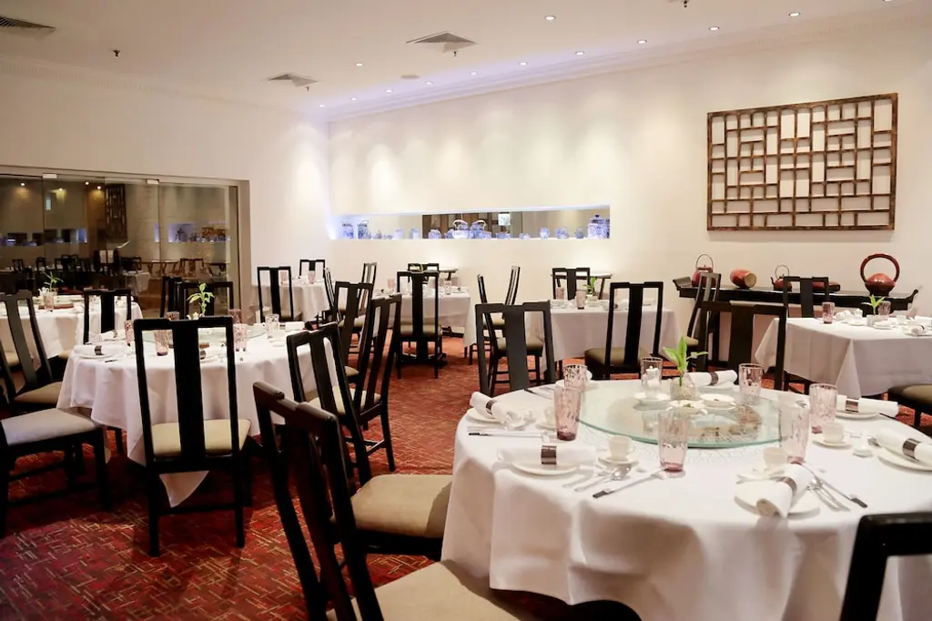 Cinnamon Lakeside Colombo image 5