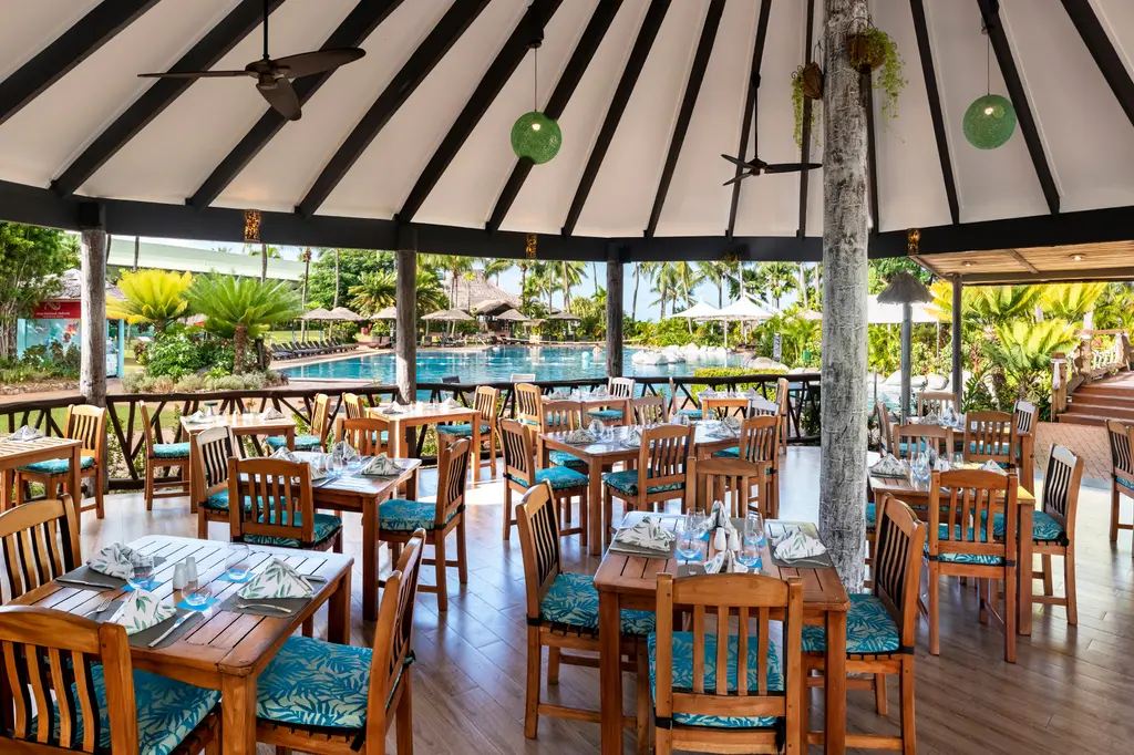 Outrigger Fiji Beach Resort image 7