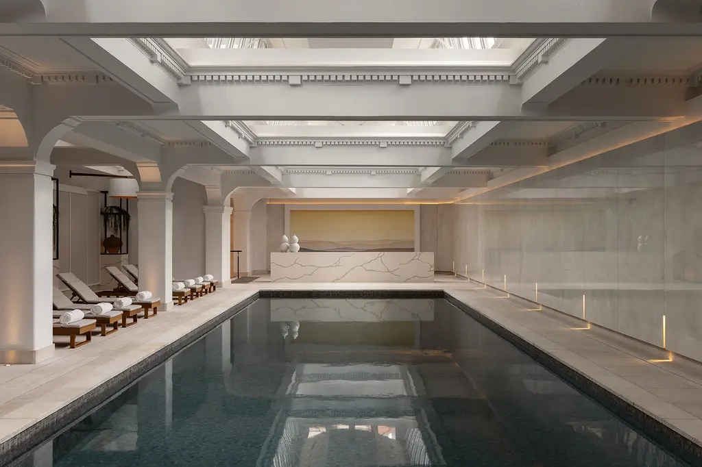 Capella Sydney image 2