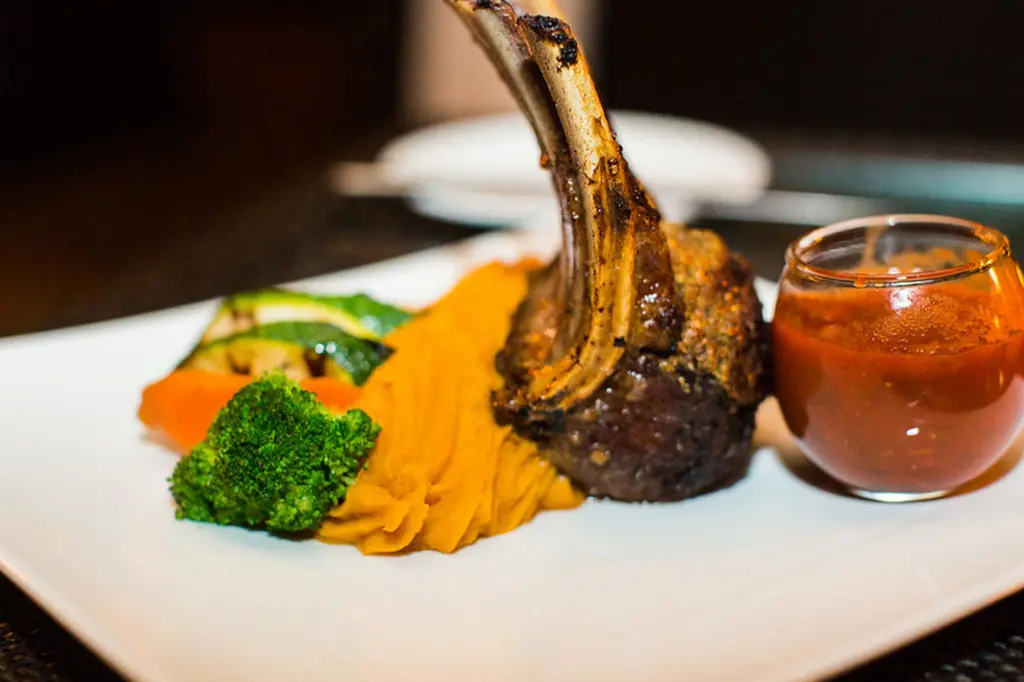 Lomani Island Resort image 9