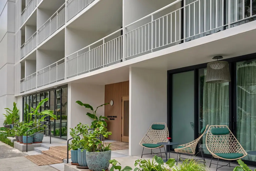 Romer House Waikiki image 10