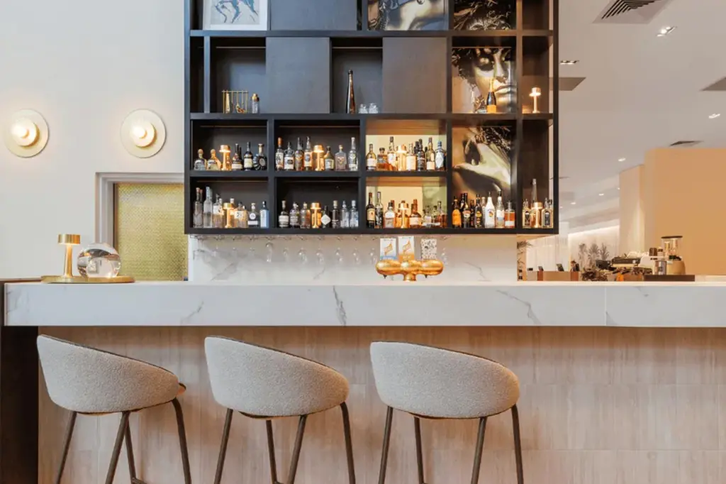 Amora Hotel Brisbane image 2