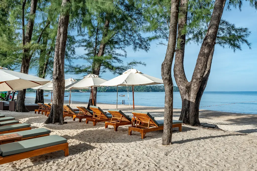 Amora Beach Resort Phuket image 5