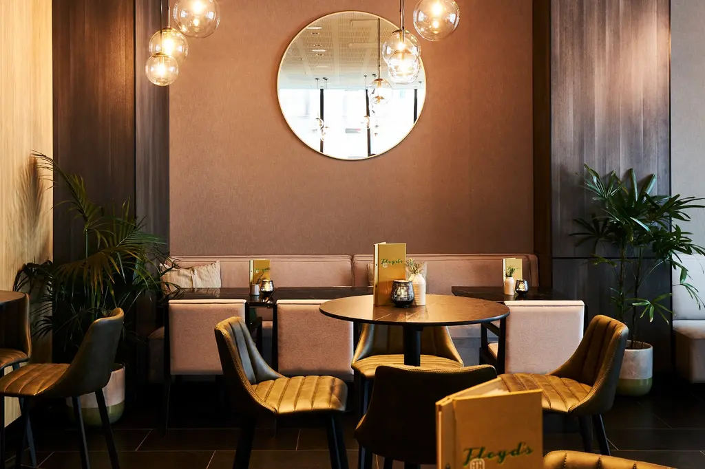 Novotel Melbourne Central image 12