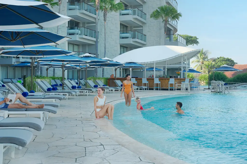 Double-Six Luxury Hotel image 6