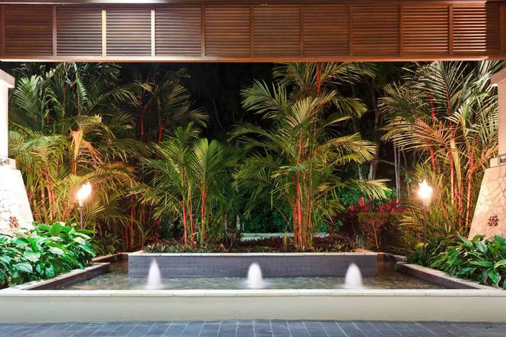 Pullman Palm Cove Sea Temple Resort and Spa image 4