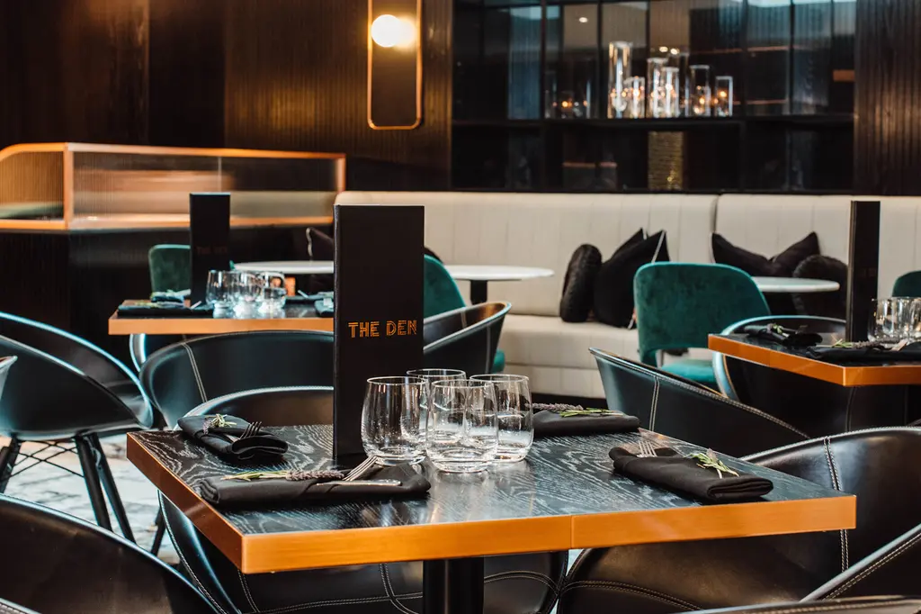 Mayfair Hotel Adelaide image 7