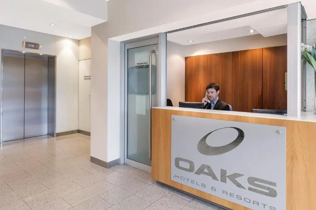 Oaks Glenelg Liberty Suites image 9