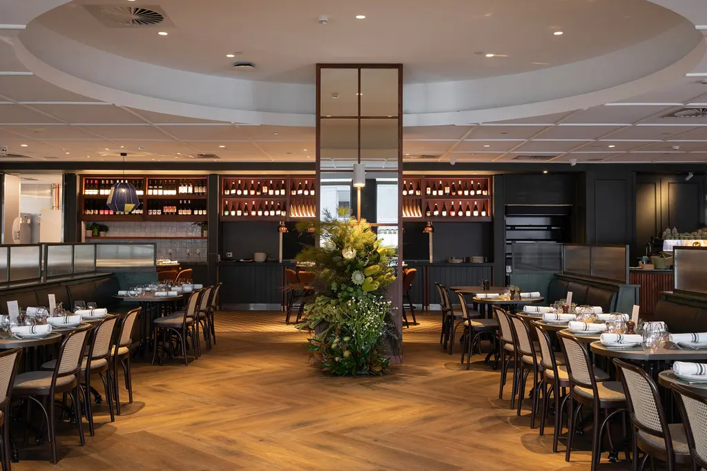 Rydges Melbourne image 9