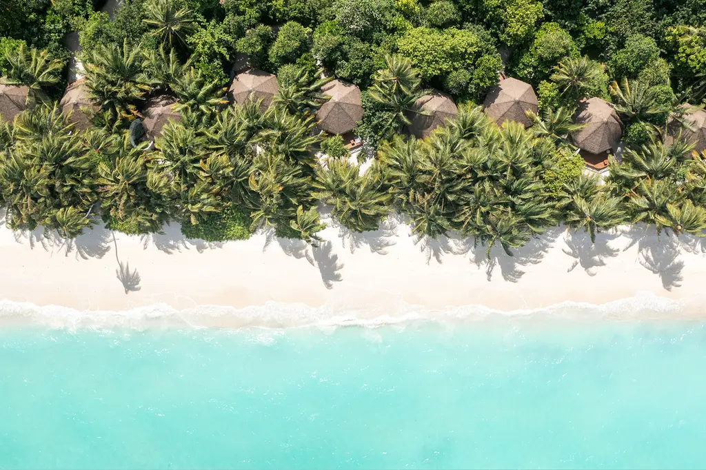 Mercure Maldives Kooddoo Resort image 11