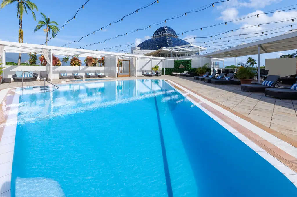 Pullman Reef Hotel Casino image 2