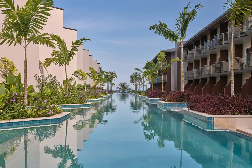 Crowne Plaza Fiji Nadi Bay Resort & Spa, an IHG Hotel image 9