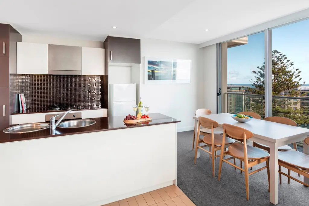 Oaks Glenelg Liberty Suites image 7