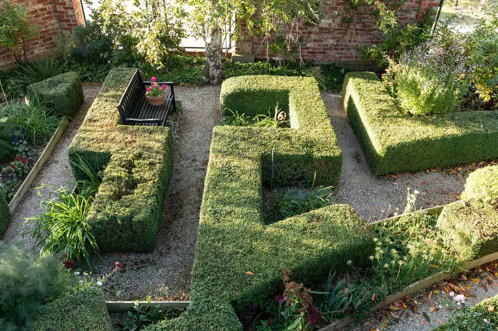 Cleveland Estate image 9