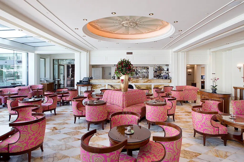 Imperial Hotel Gold Coast image 4