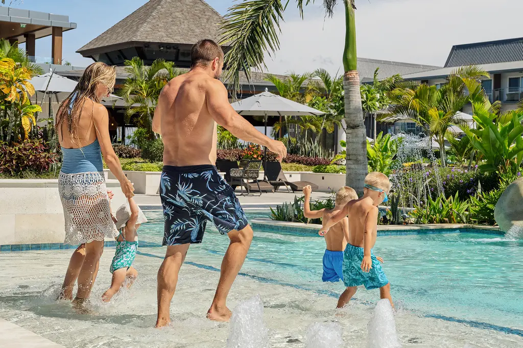 Crowne Plaza Fiji Nadi Bay Resort & Spa, an IHG Hotel image 4