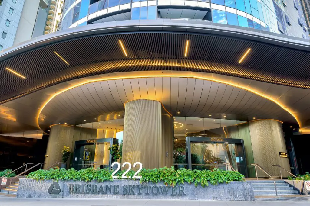 CLLIX Brisbane Skytower Apartments image 8